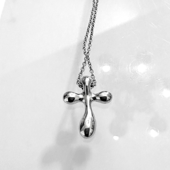 ❌SOLD❌💎 Tiffany & Co. Elsa Peretti Cross Pendant - Picture 5 of 11